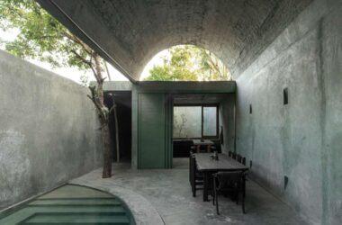 Vacation Home Designs Inspired by Natural Wells and Caves, Capturing Time Through Light and Shadow-BIM WORLD