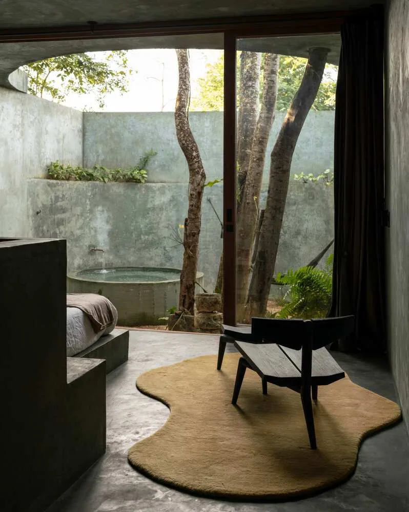 Design of vacation homes that draw inspiration from natural wells and caves and perceive time through the interweaving of light and shadow