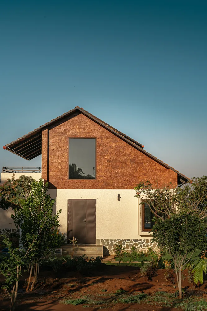 Villa design that responds to research on environmental climate materials and engages in a perfect dialogue with nature