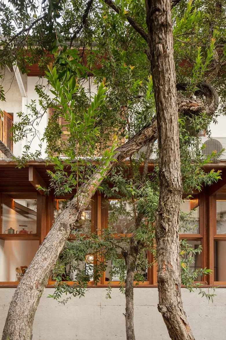Awaken emotional memory, reshape peaceful life, and design simple and rustic villa renovation