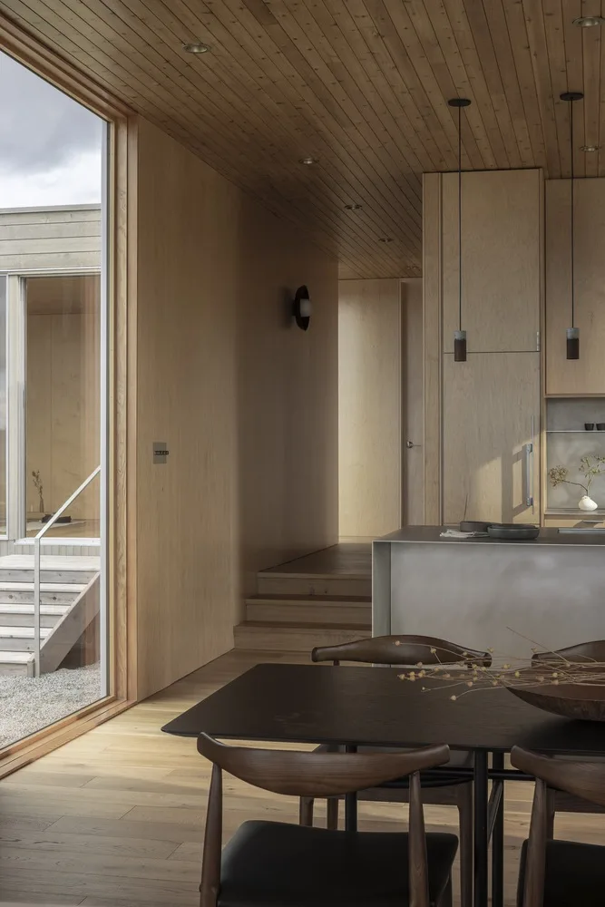 A meditation house floating on the grass, a vacation home design for Zen meditation