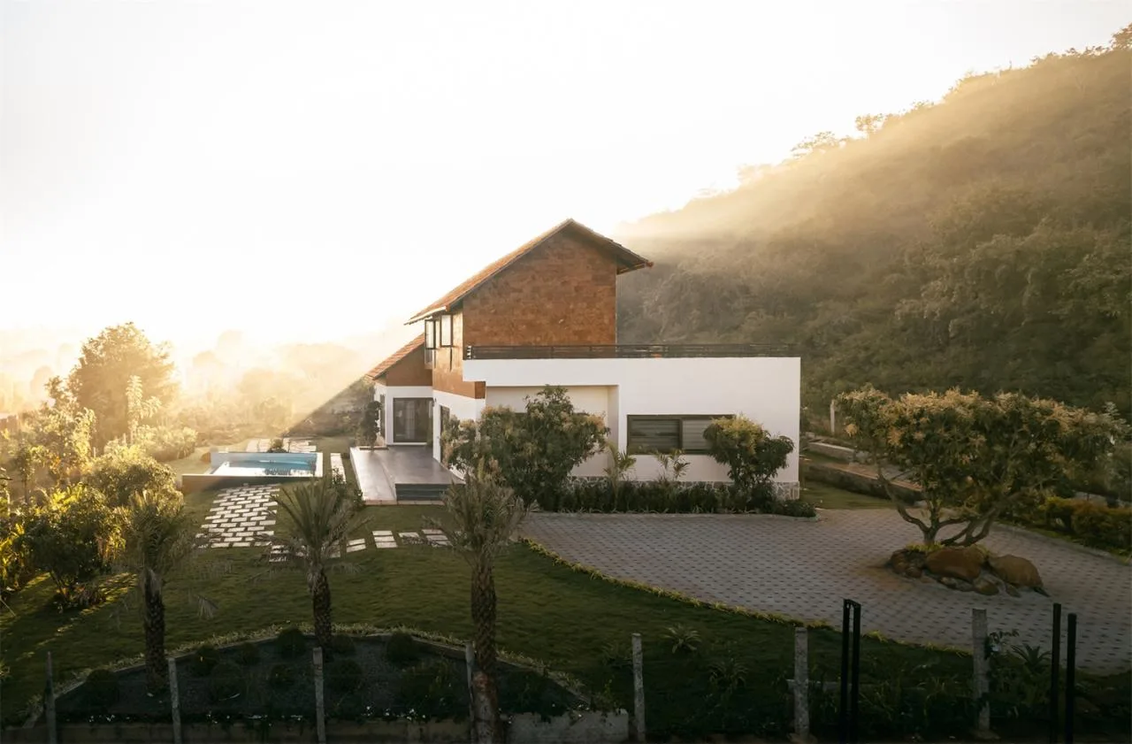Villa design that responds to research on environmental climate materials and engages in a perfect dialogue with nature
