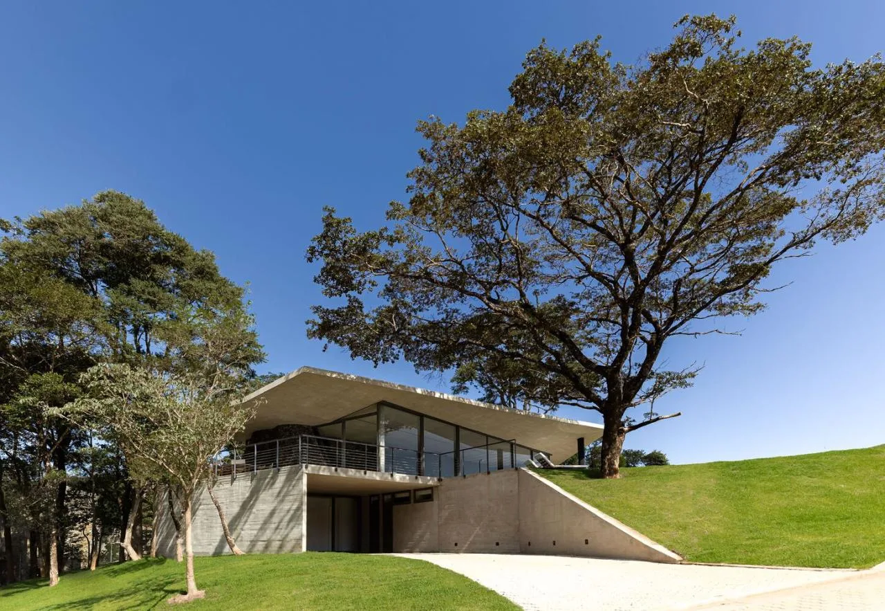 Design of a tranquil, natural, and poetic vacation villa nestled between mountains and forests