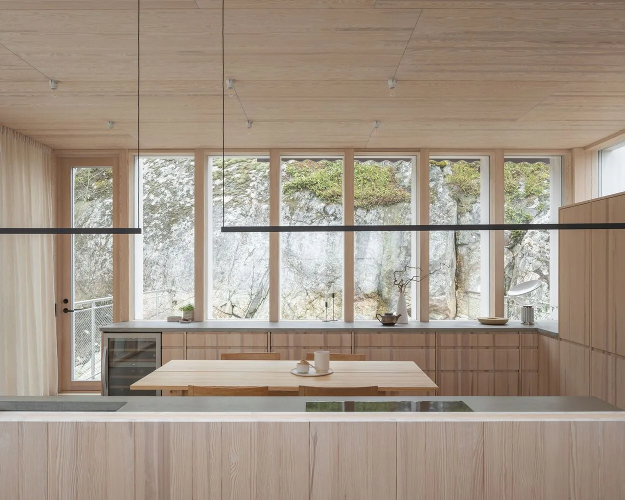 Miracle of architecture by the strait, challenging the terrain to create a stunning view of wooden villa design