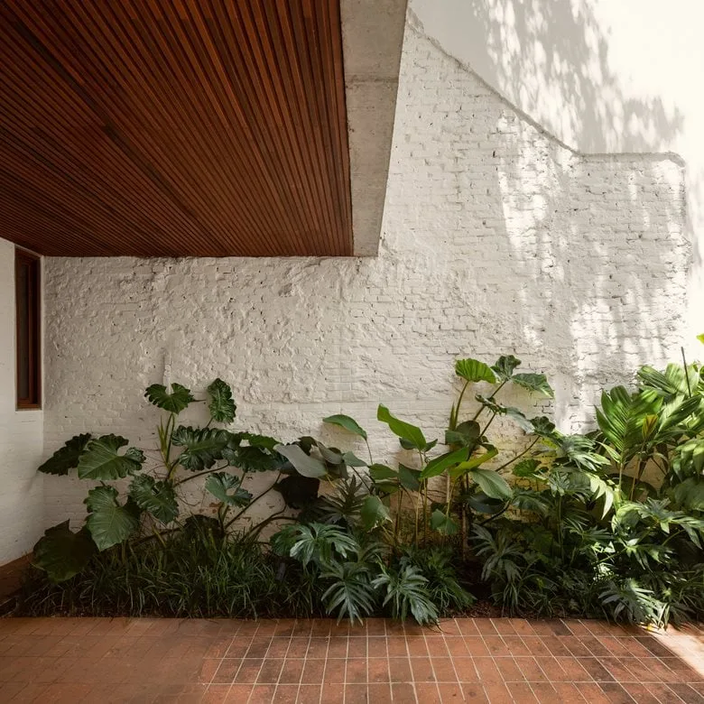 Awaken emotional memory, reshape peaceful life, and design simple and rustic villa renovation