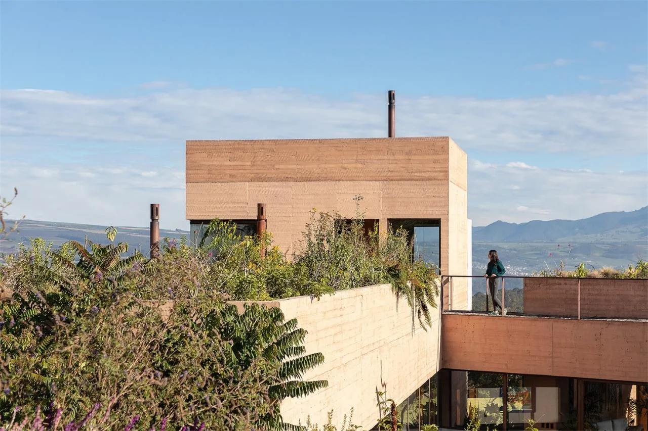 Villa design for observing landscape dynamics and experiencing natural emotions from different angles