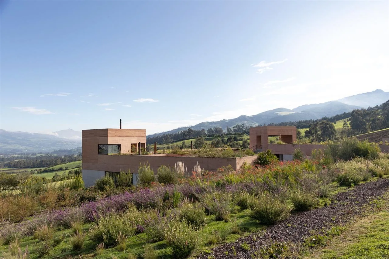 Villa design for observing landscape dynamics and experiencing natural emotions from different angles
