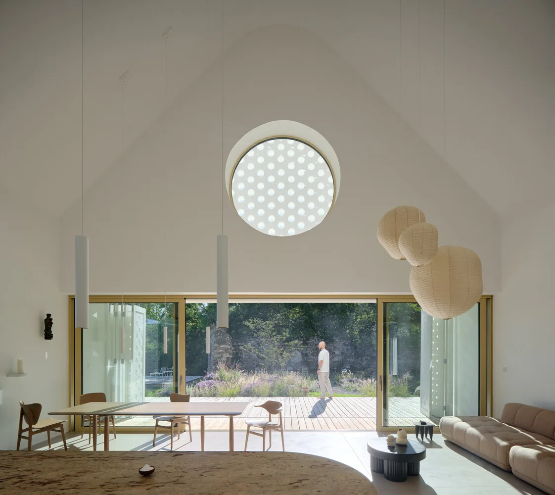 Tracing history and nature, paying tribute to the sacred atmosphere of Baroque and religious inspiration in residential design