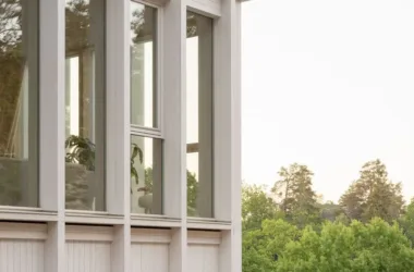 Architectural Marvel by the Strait: Overcoming Terrain to Craft Stunning Wooden Villas-BIM WORLD