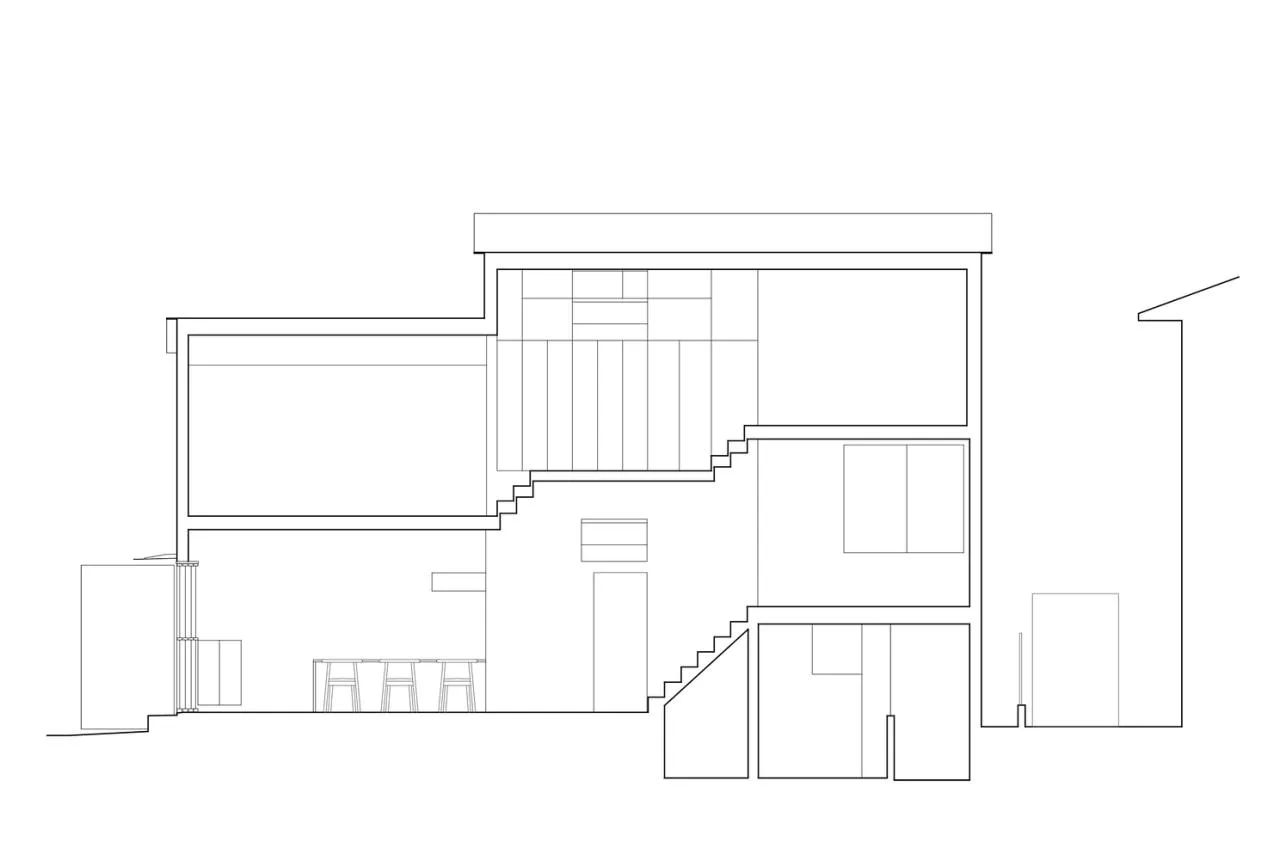 Exploring the design of a secluded residence with a 2.5-meter narrow space and a magical staircase connecting different lifestyles