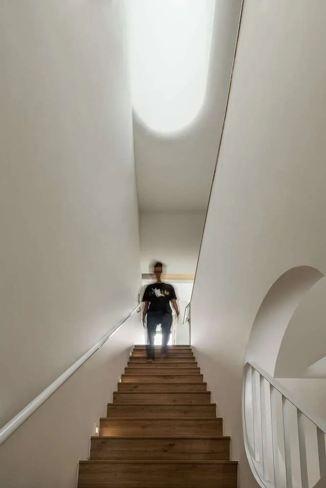 The Wisdom of Curved Architecture in the Feng Shui Difficulties of Residential and Studio Design