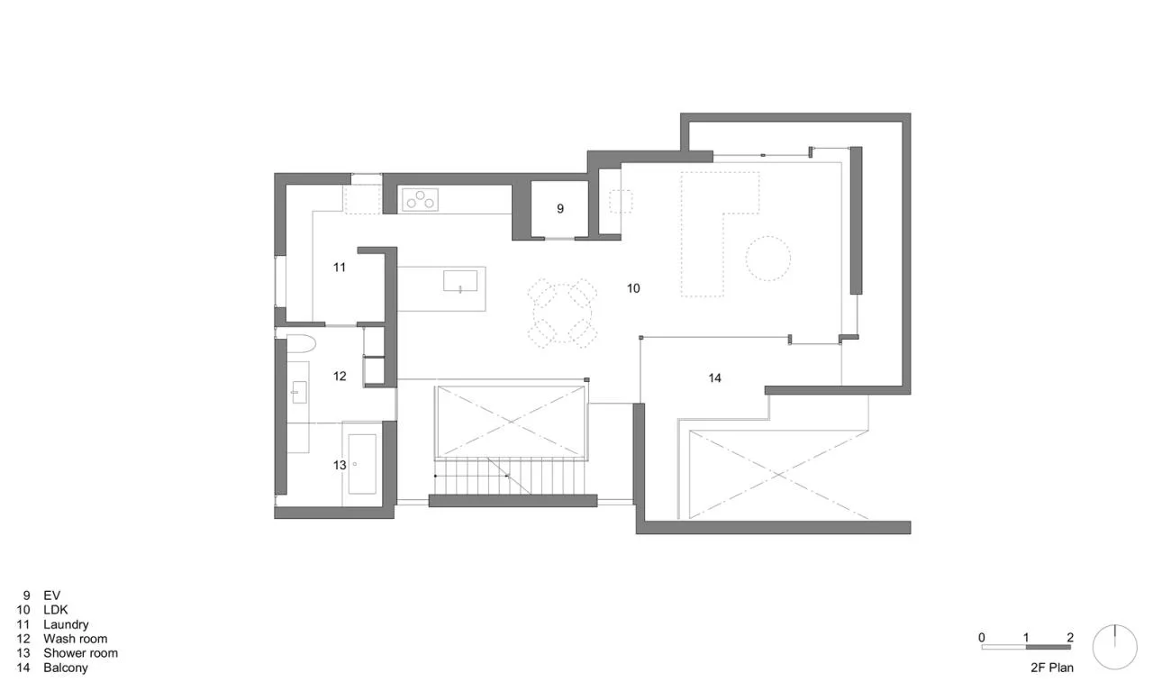 Creating a quiet, natural and private residential design in the city between narrow slits and openings