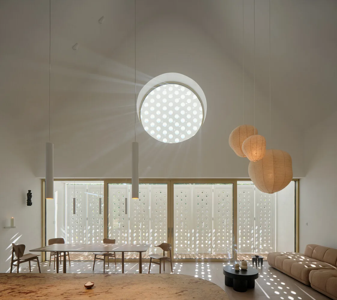 Tracing history and nature, paying tribute to the sacred atmosphere of Baroque and religious inspiration in residential design