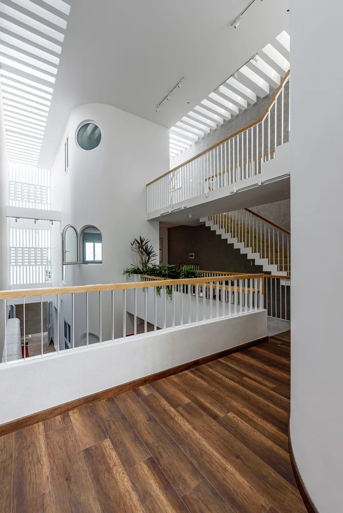 Design of Elderly Residence Villas Inspired by Warm Forest Camping Returning to Old Street Blocks