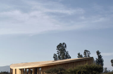 A Dreamy Vacation Home Where Nature and Architecture Embrace in Harmony-BIM WORLD