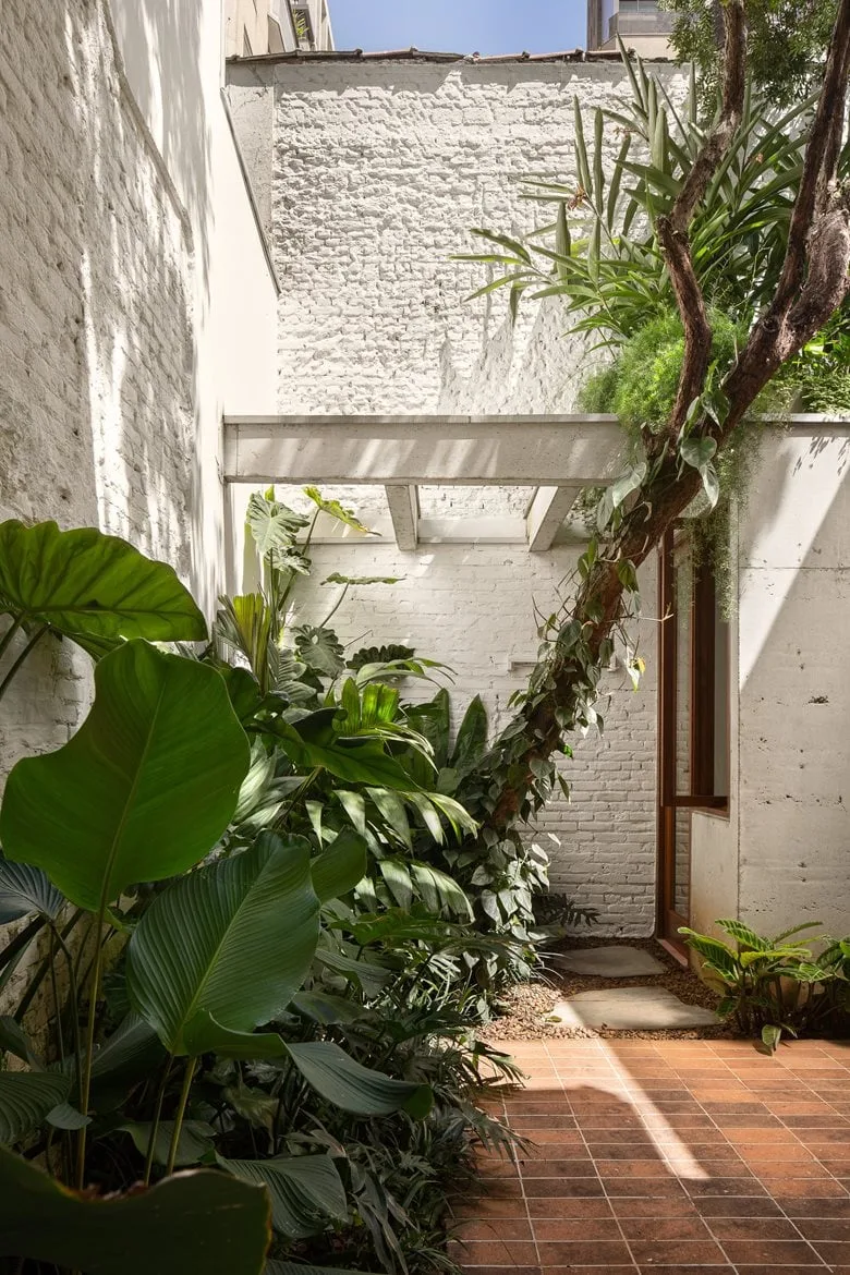 Awaken emotional memory, reshape peaceful life, and design simple and rustic villa renovation