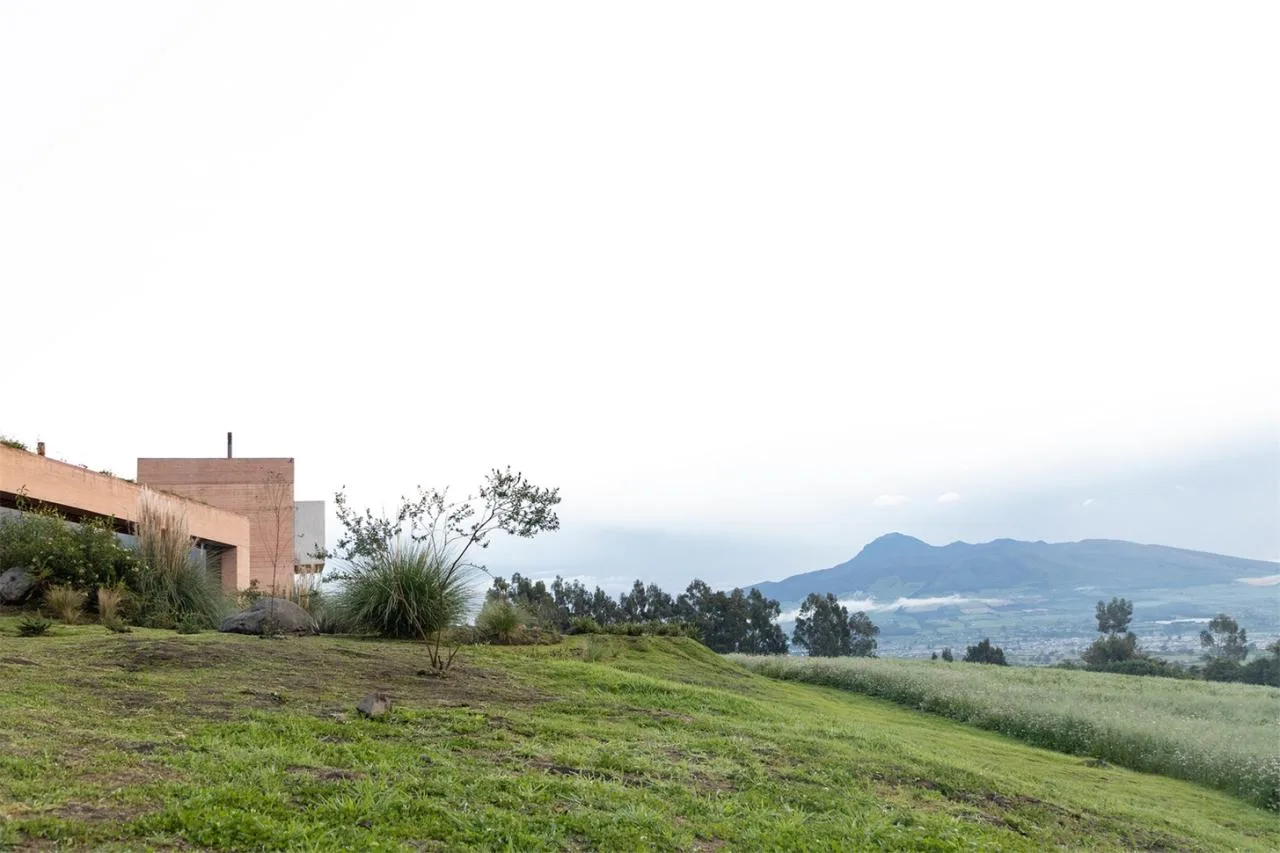 Villa design for observing landscape dynamics and experiencing natural emotions from different angles