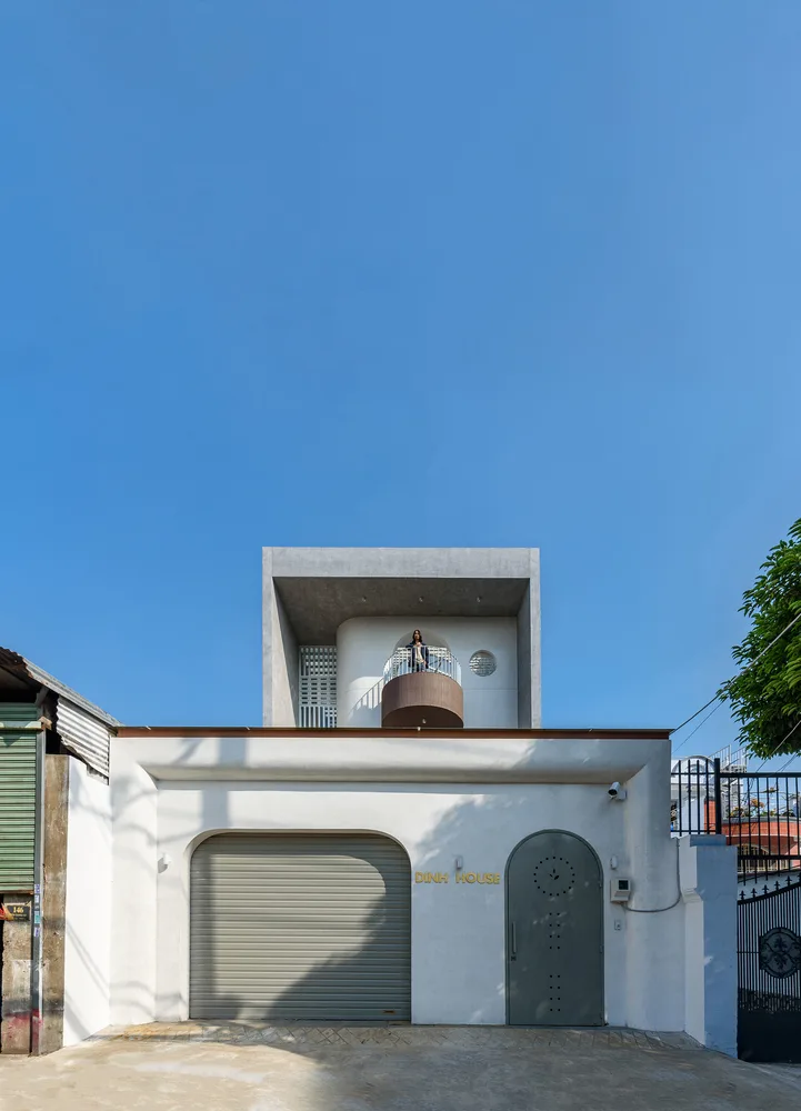 Design of Elderly Residence Villas Inspired by Warm Forest Camping Returning to Old Street Blocks