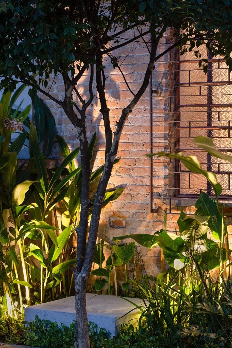 Awaken emotional memory, reshape peaceful life, and design simple and rustic villa renovation